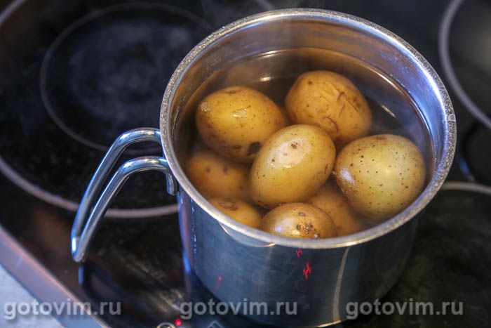 Фотографии рецепта Жареная молодая картошка в кожуре на сковороде , 01 Жареная молодая картошка в кожуре на сковороде , Шаг 01