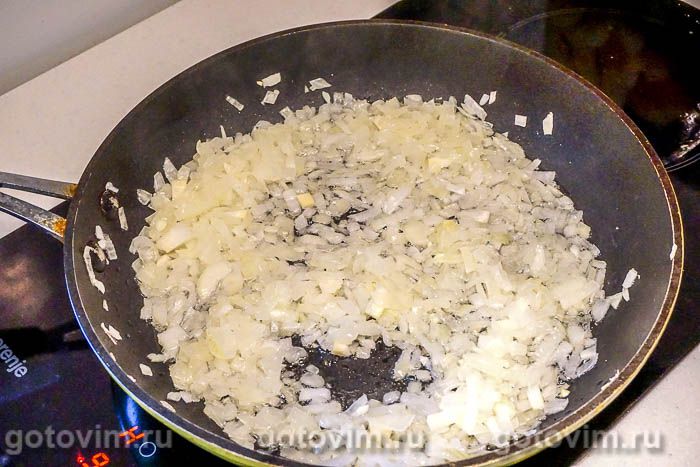 Фотографии рецепта Картофельная запеканка с мясным фаршем и маринованными огурцами, 04 Картофельная запеканка с мясным фаршем и маринованными огурцами, Шаг 04
