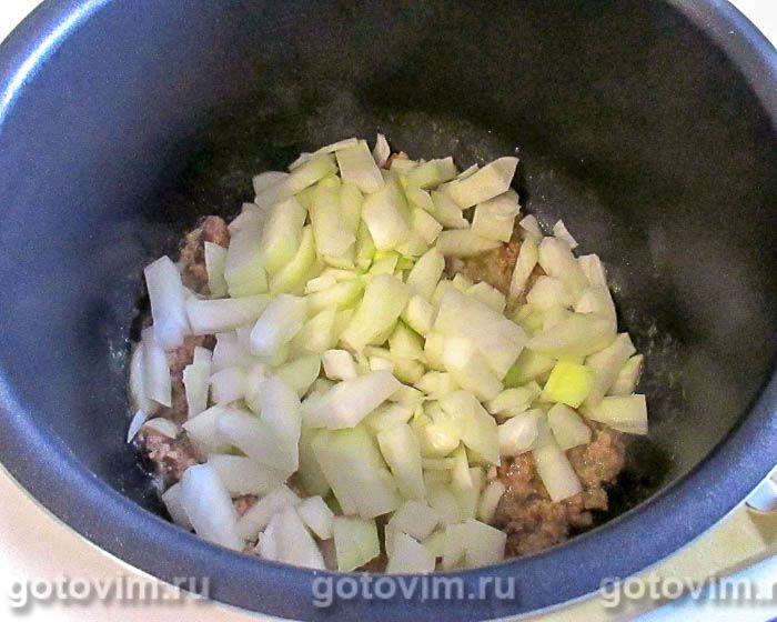 Фотографии рецепта Картошка с куриным фаршем, запечённая в мультиварке, 02 Картошка с куриным фаршем, запечённая в мультиварке, Шаг 02
