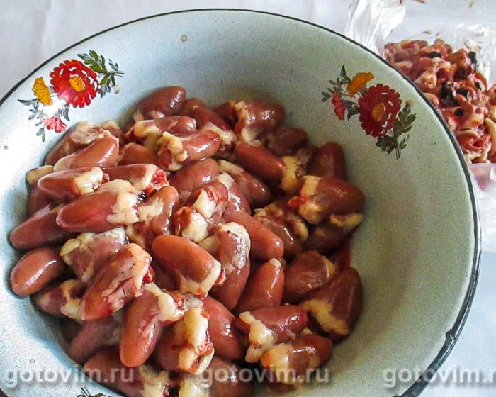 Фотографии рецепта Картофель, тушенный с куриными сердечками в мультиварке, 01 Картофель, тушенный с куриными сердечками в мультиварке, Шаг 01