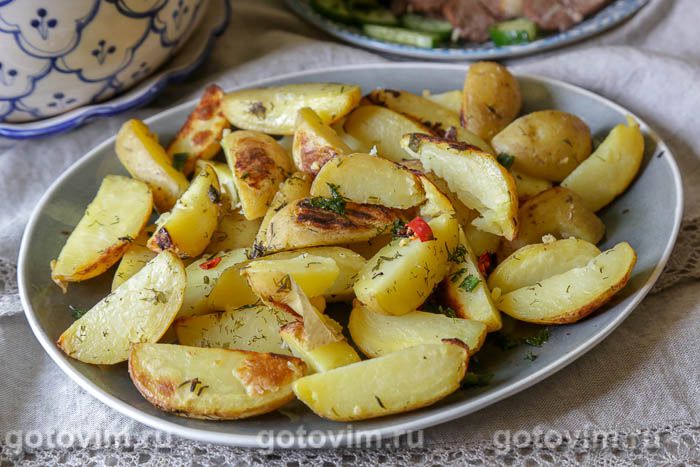 Молодой картофель, запеченный с перцем чили и сметаной (в пакете). Фотография рецепта Молодой картофель, запеченный с перцем чили и сметаной (в пакете). Фотография рецепта