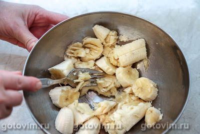 Фотографии рецепта Банановый кекс с шоколадом и орехами, 02 Банановый кекс с шоколадом и орехами, Шаг 02