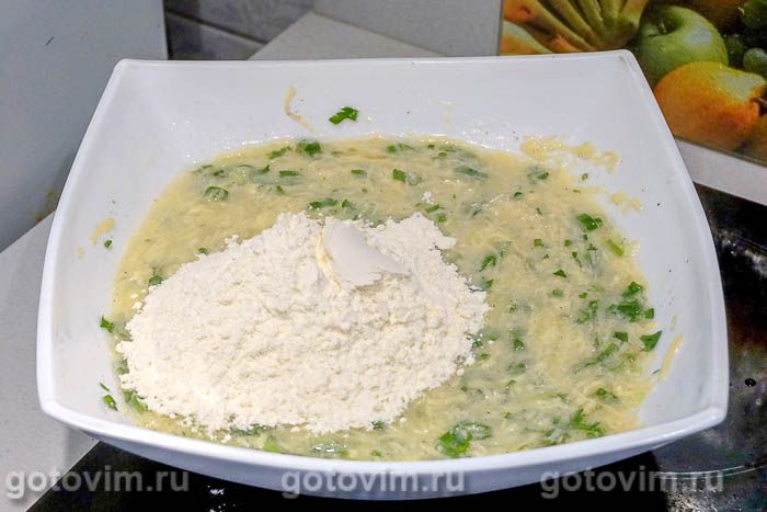 Фотографии рецепта Кексы из кабачков и сыра, 05 Кексы из кабачков и сыра, Шаг 05
