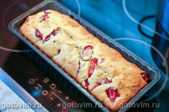 Фотографии рецепта Творожный кекс с клубникой, 07 Творожный кекс с клубникой, Шаг 07