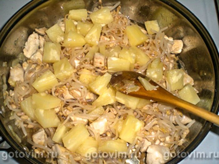 Фотографии рецепта Курица с ананасом в кисло-сладком соусе, 03 Курица с ананасом в кисло-сладком соусе, Шаг 03