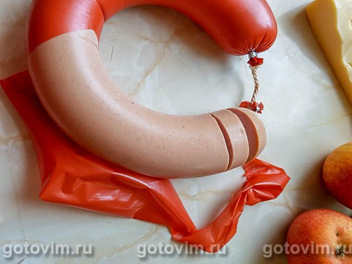 Фотографии рецепта Колбаса, запеченная с сыром, яблоками и горчицей по-шведски, 01 Колбаса, запеченная с сыром, яблоками и горчицей по-шведски, Шаг 01