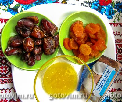 Фотографии рецепта Домашние конфеты из фиников с курагой и кокосовой стружкой, 01 Домашние конфеты из фиников с курагой и кокосовой стружкой, Шаг 01