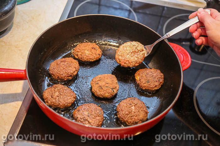 Фотографии рецепта Котлеты из куриных сердечек с грибами, 10 Котлеты из куриных сердечек с грибами, Шаг 10