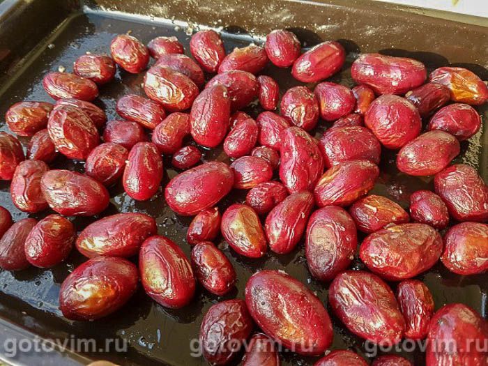 Фотографии рецепта Котлеты из баранины с сыром фета, запеченным картофелем и соусом дзадзики, 07 Котлеты из баранины с сыром фета, запеченным картофелем и соусом дзадзики, Шаг 07