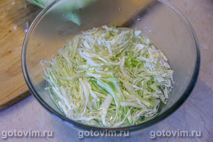 Фотографии рецепта Куриные рубленые котлеты с молодой капустой, 02 Куриные рубленые котлеты с молодой капустой, Шаг 02