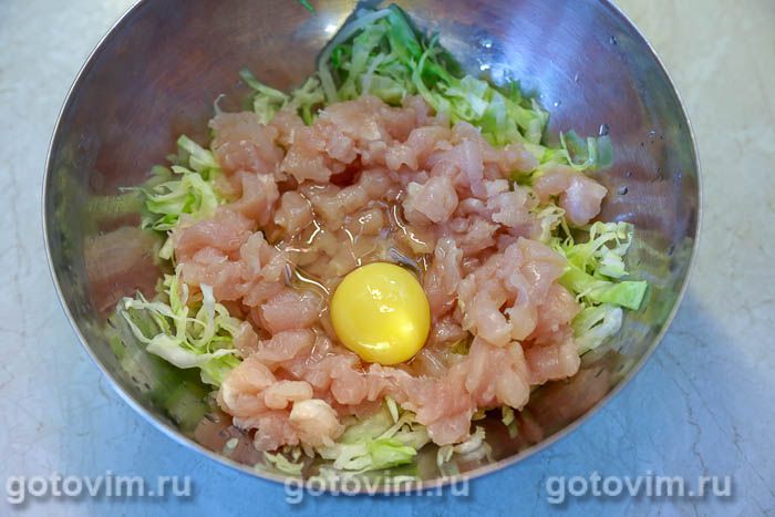 Фотографии рецепта Куриные рубленые котлеты с молодой капустой, 05 Куриные рубленые котлеты с молодой капустой, Шаг 05