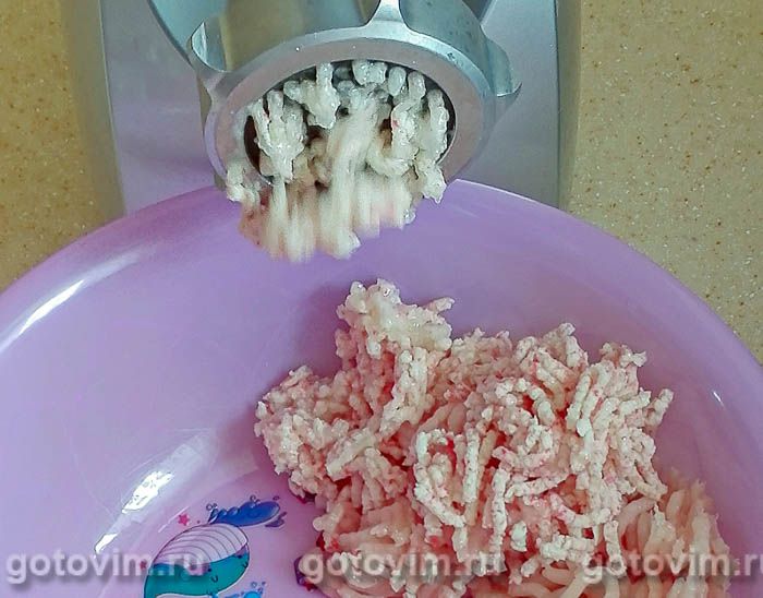 Фотографии рецепта Котлеты из куриного филе и крабовых палочек, 01 Котлеты из куриного филе и крабовых палочек, Шаг 01