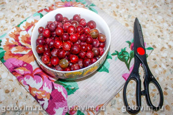Фотографии рецепта Крыжовник в сиропе на зиму, 01 Крыжовник в сиропе на зиму, Шаг 01