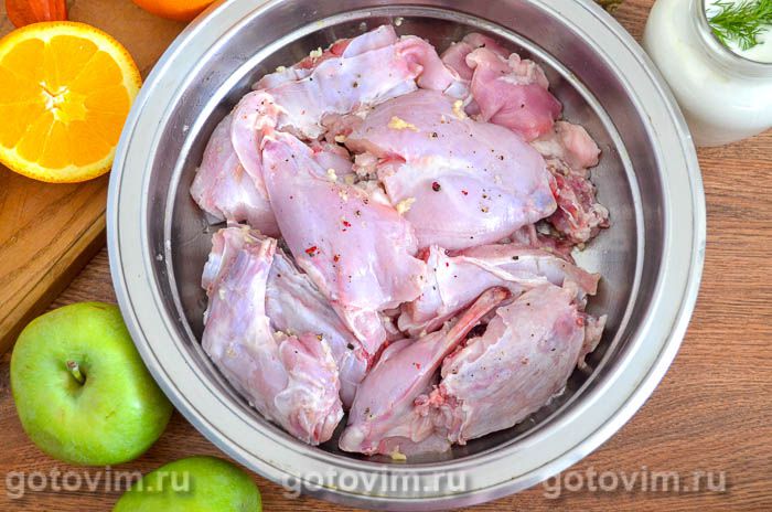 Фотографии рецепта Кролик, запеченный с яблоками в сметане, 02 Кролик, запеченный с яблоками в сметане, Шаг 02