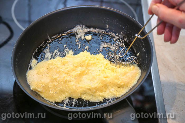 Фотографии рецепта Круассан-сэндвич с ветчиной и яичницей, 03 Круассан-сэндвич с ветчиной и яичницей, Шаг 03
