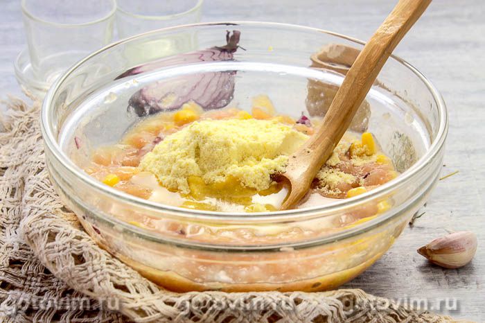 Фотографии рецепта Куриные оладьи с кукурузой, 04 Куриные оладьи с кукурузой, Шаг 04
