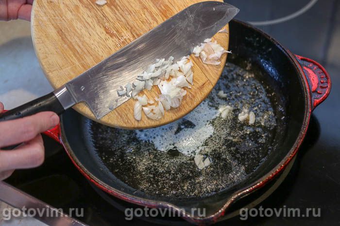 Фотографии рецепта Куриные бедра, запеченные в чесночно-сливочном соусе, 04 Куриные бедра, запеченные в чесночно-сливочном соусе, Шаг 04