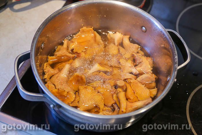 Фотографии рецепта Куриная грудка с лисичками и соусом с голубым сыром, 01 Куриная грудка с лисичками и соусом с голубым сыром, Шаг 01