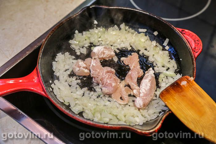 Фотографии рецепта Куриная грудка с лисичками и соусом с голубым сыром, 05 Куриная грудка с лисичками и соусом с голубым сыром, Шаг 05