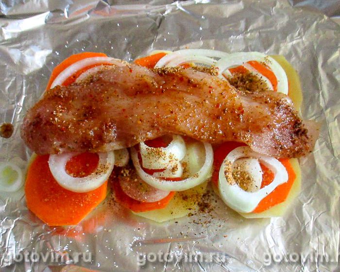 Фотографии рецепта Куриная грудка с овощами в фольге, 03 Куриная грудка с овощами в фольге, Шаг 03