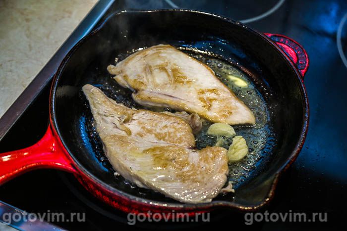 Фотографии рецепта Куриная грудка со спаржей, чесноком и сливочным маслом, 07 Куриная грудка со спаржей, чесноком и сливочным маслом, Шаг 07