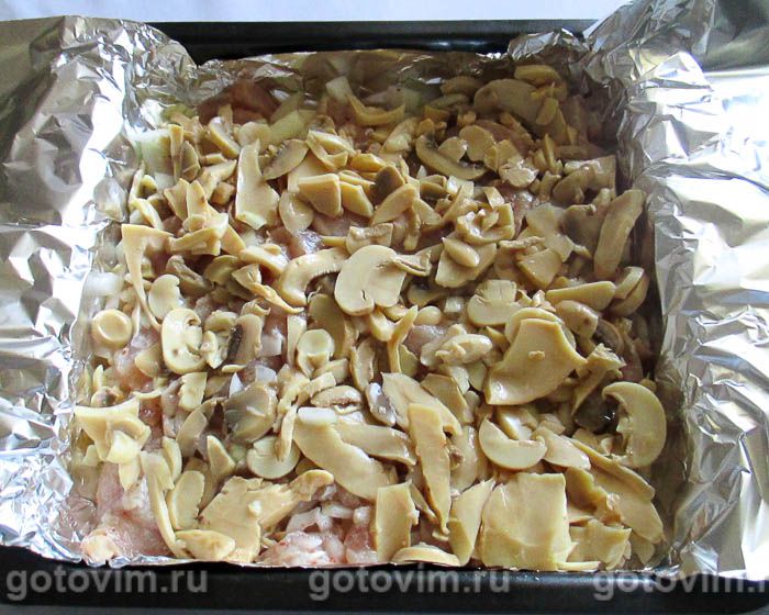 Фотографии рецепта Куриная грудка в духовке с сыром, грибами и помидорами, 04 Куриная грудка в духовке с сыром, грибами и помидорами, Шаг 04