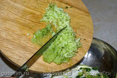 Фотографии рецепта Куриные котлеты с йогуртовым соусом, 02 Куриные котлеты с йогуртовым соусом, Шаг 02
