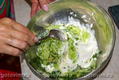 Фотографии рецепта Куриные котлеты с йогуртовым соусом, 03 Куриные котлеты с йогуртовым соусом, Шаг 03
