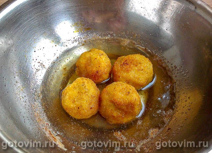 Фотографии рецепта Куриные крокеты с соусом бешамель, 09 Куриные крокеты с соусом бешамель, Шаг 09