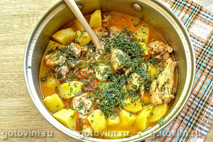 Фотографии рецепта Тушеная картошка с курицей и маринованными огурцами, 07 Тушеная картошка с курицей и маринованными огурцами, Шаг 07