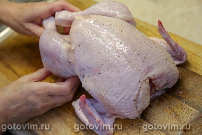 Фотографии рецепта Курица, запеченная целиком с чесночным маслом , 01 Курица, запеченная целиком с чесночным маслом , Шаг 01