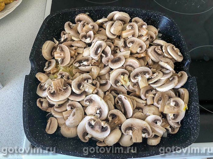 Фотографии рецепта Курица с грибами со сливочно-сырным соусом, 04 Курица с грибами со сливочно-сырным соусом, Шаг 04