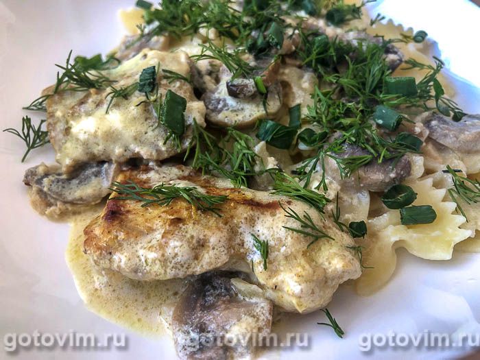 Курица с грибами со сливочно-сырным соусом. Фотография рецепта Курица с грибами со сливочно-сырным соусом. Фотография рецепта