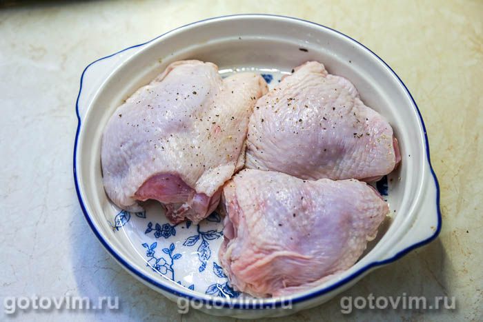 Фотографии рецепта Куриные бедра с сырным соусом горгонзола и грецкими орехами, 01 Куриные бедра с сырным соусом горгонзола и грецкими орехами, Шаг 01