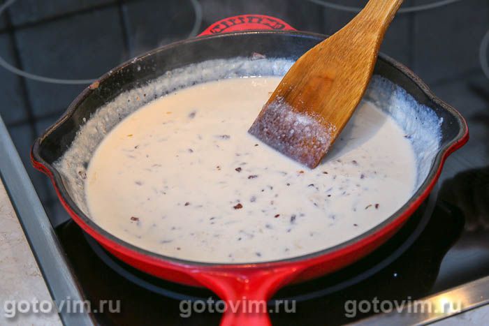 Фотографии рецепта Куриная грудка в сливочном соусе с сыром с голубой плесенью, 02 Куриная грудка в сливочном соусе с сыром с голубой плесенью, Шаг 02