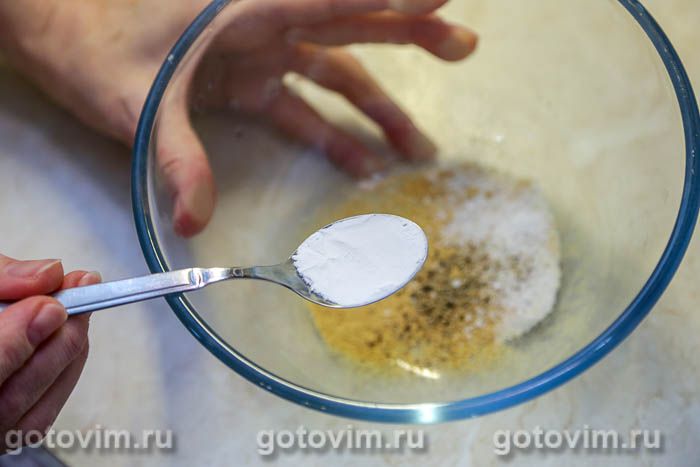 Фотографии рецепта Куриные крылышки в с чесноком и разрыхлителем в духовке, 02 Куриные крылышки в с чесноком и разрыхлителем в духовке, Шаг 02