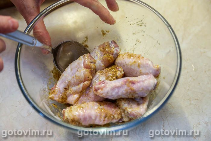 Фотографии рецепта Куриные крылышки в с чесноком и разрыхлителем в духовке, 04 Куриные крылышки в с чесноком и разрыхлителем в духовке, Шаг 04