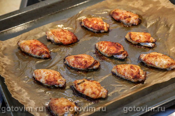 Фотографии рецепта Куриные крылышки в с чесноком и разрыхлителем в духовке, 06 Куриные крылышки в с чесноком и разрыхлителем в духовке, Шаг 06