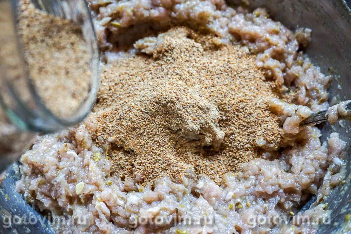 Фотографии рецепта Зразы из куриного мяса с сыром и зеленью, 02 Зразы из куриного мяса с сыром и зеленью, Шаг 02