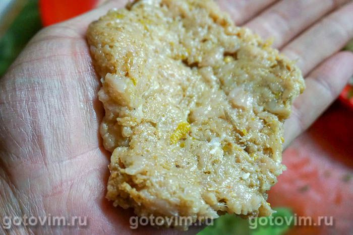 Фотографии рецепта Зразы из куриного мяса с сыром и зеленью, 04 Зразы из куриного мяса с сыром и зеленью, Шаг 04