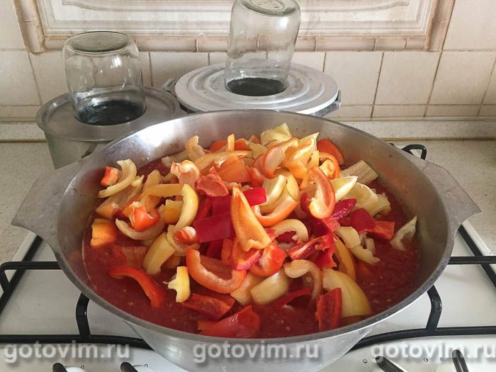 Фотографии рецепта Лечо острое из помидоров со сладким перцем, чесноком и уксусом, 04 Лечо острое из помидоров со сладким перцем, чесноком и уксусом, Шаг 04