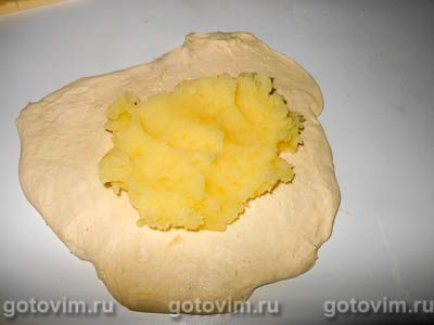 Фотографии рецепта Лодочки из слоеного теста с картофельным пюре и мясом, 07 Лодочки из слоеного теста с картофельным пюре и мясом, Шаг 07