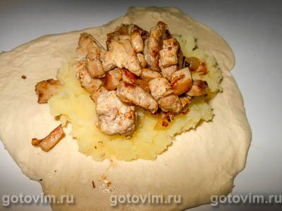 Фотографии рецепта Лодочки из слоеного теста с картофельным пюре и мясом, 08 Лодочки из слоеного теста с картофельным пюре и мясом, Шаг 08