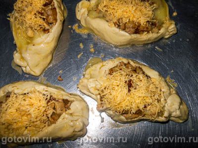 Фотографии рецепта Лодочки из слоеного теста с картофельным пюре и мясом, 10 Лодочки из слоеного теста с картофельным пюре и мясом, Шаг 10