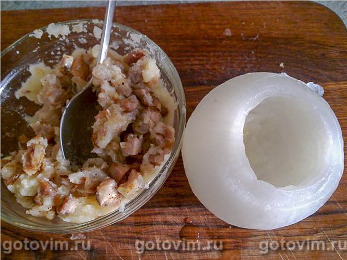 Фотографии рецепта Лук, фаршированный пшенной кашей с мясом и салом, 02 Лук, фаршированный пшенной кашей с мясом и салом, Шаг 02