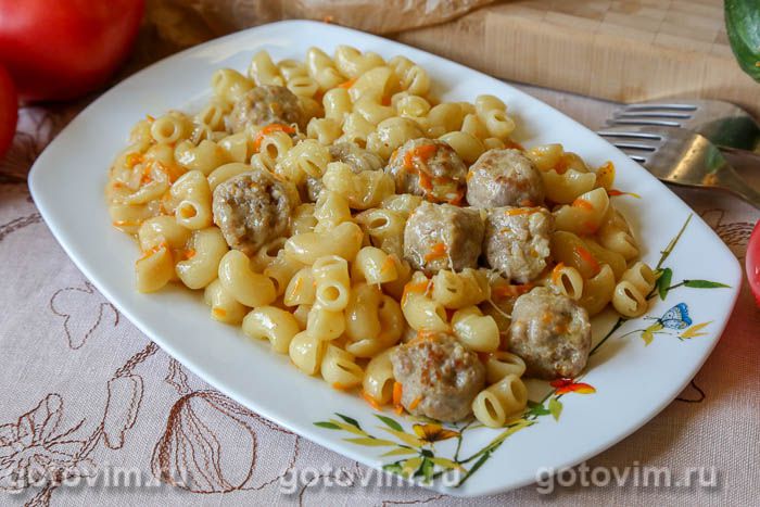 Жареные макароны с колбасками на сковороде (без варки). Фотография рецепта Жареные макароны с колбасками на сковороде (без варки). Фотография рецепта