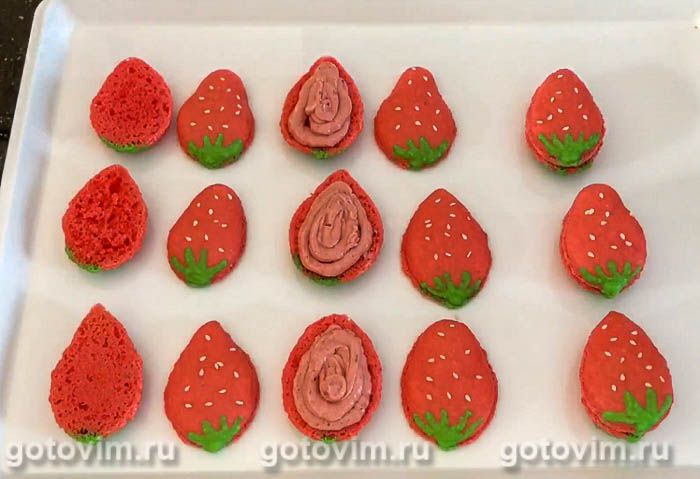Фотографии рецепта Клубничные макаруны, 03 Клубничные макаруны, Шаг 03