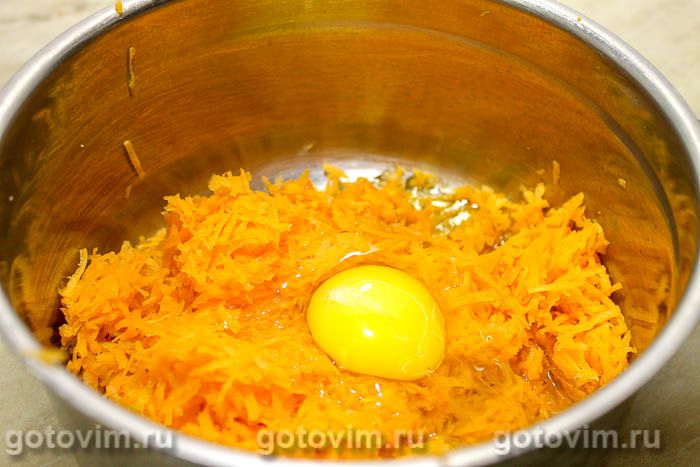Фотографии рецепта Морковные маффины из ржаной муки с орехами и яблоком, 02 Морковные маффины из ржаной муки с орехами и яблоком, Шаг 02