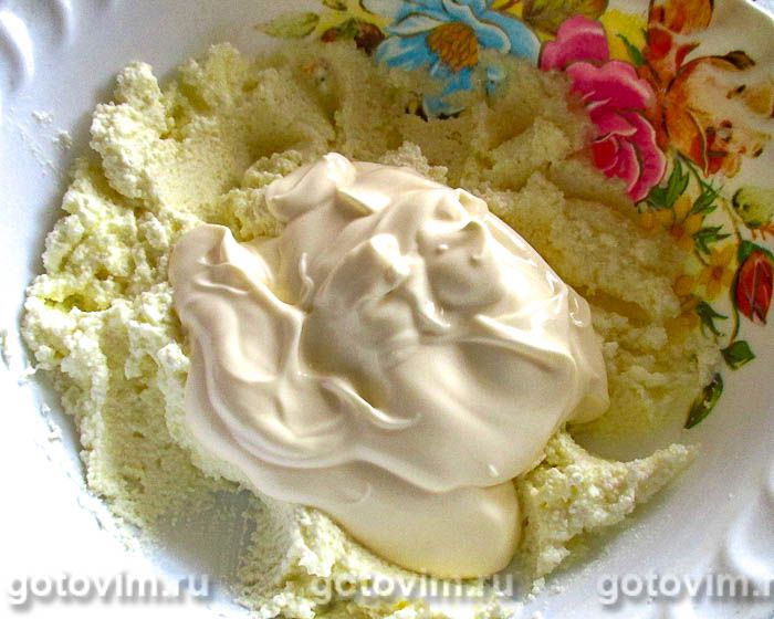 Фотографии рецепта Морковный бисквитный рулет с творожным кремом и мандарином, 10 Морковный бисквитный рулет с творожным кремом и мандарином, Шаг 10