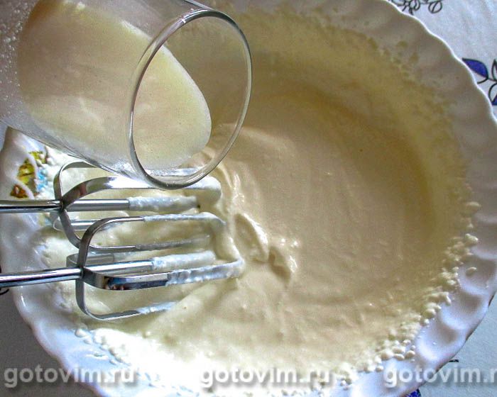 Фотографии рецепта Морковный бисквитный рулет с творожным кремом и мандарином, 11 Морковный бисквитный рулет с творожным кремом и мандарином, Шаг 11